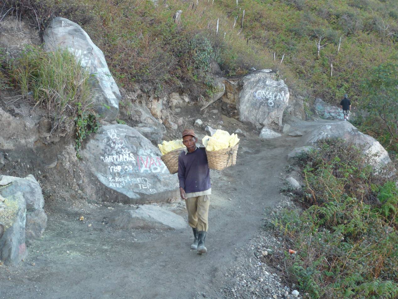 porteur kawah ijen
